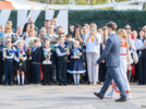 Торжественные линейки прошли в Великих Луках - 2025-09-01 11:53:00 - 21