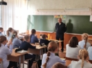 Сотрудники ГИБДД провели профилактическую работу с юными великолучанами - 2025-09-05 12:35:00 - 4