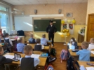 Сотрудники ГИБДД провели профилактическую работу с юными великолучанами - 2025-09-05 12:35:00 - 8