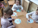 Юные художники изготовили «снежинки безопасности» - 2025-12-21 20:05:00 - 8