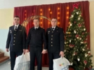 Стражи порядка Великих Лук провели акцию «Полицейский Дед Мороз» - 2025-12-30 14:55:00 - 3