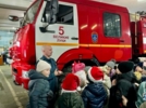 Великолукские школьники побывали в пожарной части - 2025-12-30 13:35:00 - 3