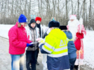 Дети, полицейские, Дед Мороз и Снегурочка провели в Пскове совместный рейд - 2026-01-12 17:35:00 - 9