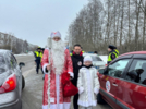 Дети, полицейские, Дед Мороз и Снегурочка провели в Пскове совместный рейд - 2026-01-12 17:35:00 - 5