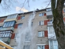 Великолукские коммунальщики сбивают сосульки - 2026-02-11 15:05:00 - 6