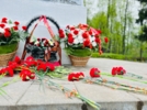 Великолукские полицейские почтили память героев - 2026-05-08 16:35:00 - 7