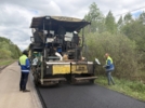 На дороге Гривки – Новодети в Дновском районе укладывают асфальт - 2026-05-15 17:05:00 - 4