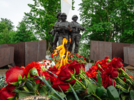 В Великих Луках открыли памятник участникам СВО - 2026-05-22 14:34:00 - 36