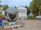 В Великих Луках в сквере на Лизы Чайкиной появился новый арт-объект - 2026-08-18 13:35:00 - 5