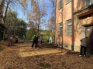 В Великих Луках начали уборку городских территорий перед субботниками - 2026-10-21 16:05:00 - 3