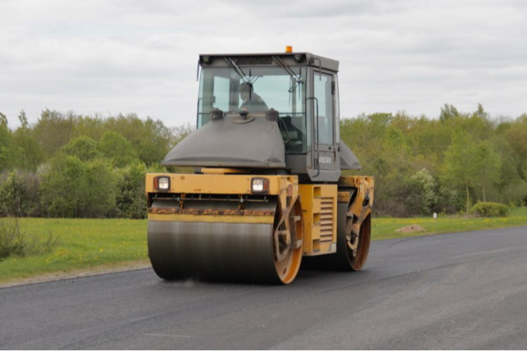 В Палкинском районе продолжается ремонт трассы стоимостью почти 100 млн рублей - 2024-05-08 11:35:00 - 2