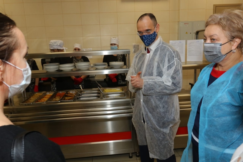 Образовательные учреждения Псковской области посетил Дмитрий Глушко - 2021-02-28 10:00:00 - 6