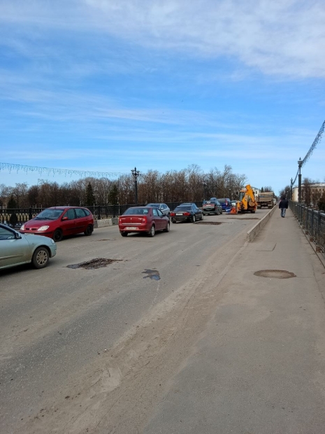Идет ремонт центрального моста Великих Лук - 2022-04-12 11:55:34 - 2