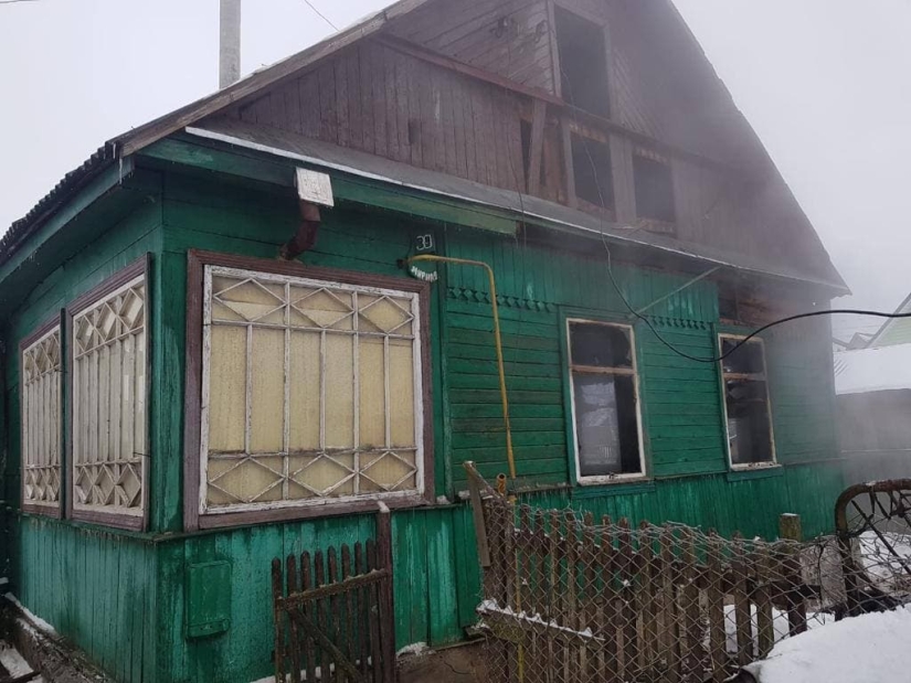 На улице Мирной в Великих Луках произошел пожар - 2021-02-25 11:36:00 - 2