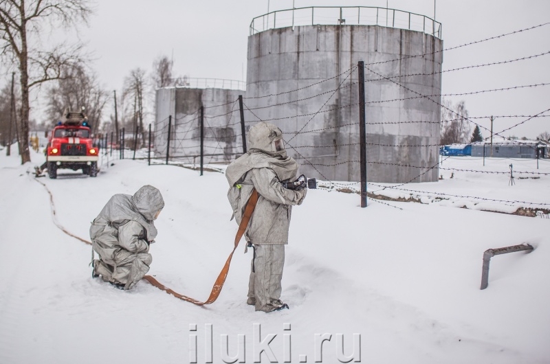 Псковские пожарные провели учения на топливной базе - 2021-02-18 16:48:00 - 3