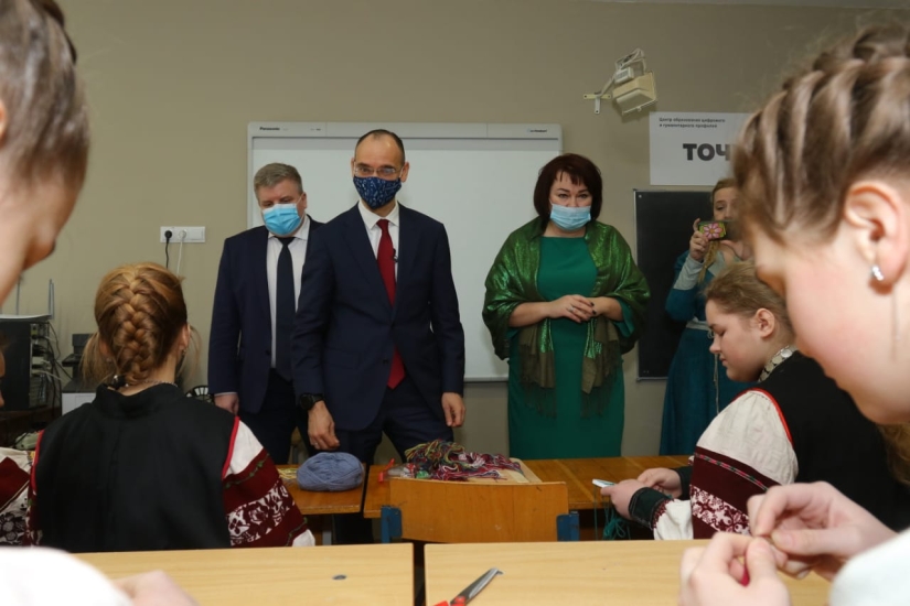 Образовательные учреждения Псковской области посетил Дмитрий Глушко - 2021-02-28 10:00:00 - 3