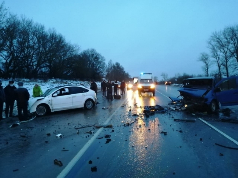 Один человек погиб и четверо пострадали в ДТП в Островском районе - 2021-01-26 10:43:00 - 2