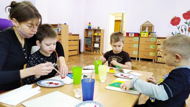 Псковские пенсионеры получили открытки, созданные детьми - 2020-12-19 16:48:00 - 3