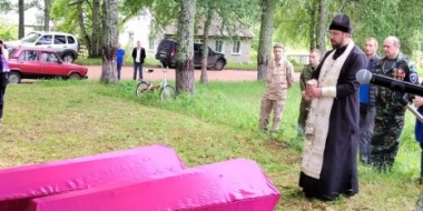 В Пустошкинском районе предали земле останки красноармейцев - 2022-07-11 09:02:00 - 2