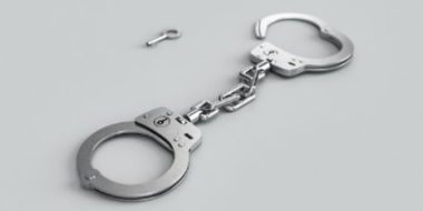 Подозреваемые в мошенничестве полицейские находятся в псковском изоляторе - 2021-05-26 12:36:00 - 2