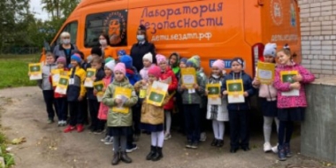 Великолукских школьников посвятили в пешеходы - 2021-09-09 12:13:00 - 2