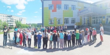 В Великих Луках сотрудники ГИБДД провели акцию «Безопасный двор» - 2021-06-09 14:56:00 - 2