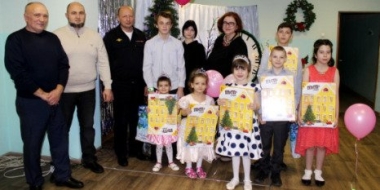 В Пскове полицейские и общественники приняли предновогоднюю эстафету - 2022-12-29 08:35:00 - 2