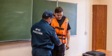 Сотрудник ГИМС провел занятие с учащимися псковского колледжа - 2021-05-28 13:56:00 - 2