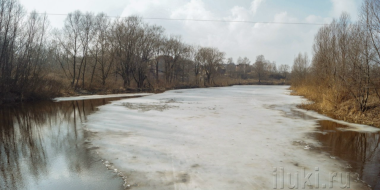 В Великих Луках откачивают воду с затопленных участков - 2023-03-28 10:35:00 - 2