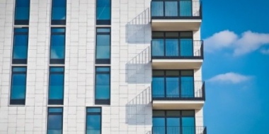 В Великих Луках ребенок выпал из окна четвертого этажа - 2021-10-11 11:35:00 - 2