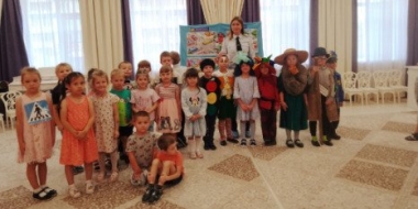 Великолукские полицейские встретились с воспитанниками детского сада - 2022-10-21 14:35:00 - 2