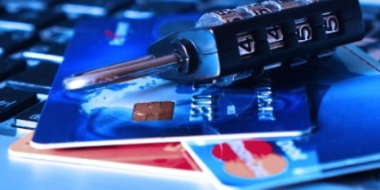 В Дедовичах у пенсионерки похитили банковскую карту, с которой сняли 50 тысяч - 2021-06-04 12:58:00 - 2