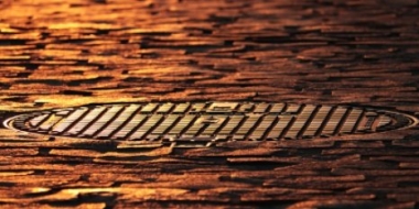 Двое псковичей украли восемь крышек канализационных люков - 2021-09-23 14:38:00 - 2