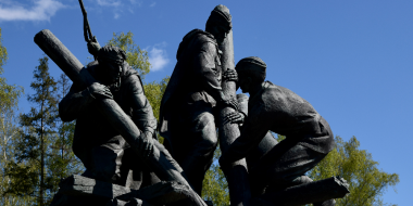 В преддверии Дня Победы дорожники почтили память павших героев - 2023-05-07 19:00:00 - 2