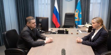 Михаил Ведерников провел встречу с новым главврачом перинатального центра - 2023-11-24 14:35:00 - 2