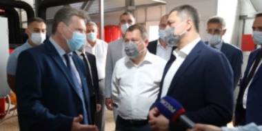 Михаил Ведерников и Максим Егоров осмотрели новую газовую котельную в Острове-3 - 2021-07-06 14:56:00 - 2