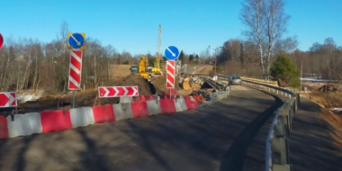 Открыто движение по временному мосту через реку Черная в Плюсском районе - 2024-03-06 08:35:00 - 2