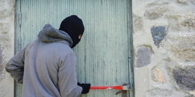 Кража 24 чугунных радиаторов раскрыта в Новосокольническом районе - 2022-05-17 14:05:00 - 2