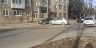 На проспекте Гагарина в Великих Луках столкнулись две легковушки - 2022-04-14 09:48:57 - 2