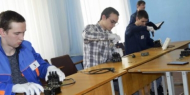 Великолучане заняли второе место в конкурсе «Лучший электромонтер 2022» - 2022-05-16 13:05:00 - 2