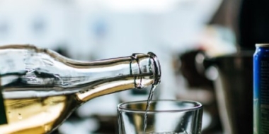 Житель Порхова обвиняется в незаконной торговле алкоголем - 2021-09-16 14:58:00 - 2