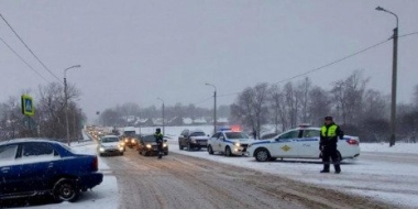 Как должен вести себя водитель на месте ДТП? - 2022-12-17 16:05:00 - 2
