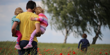 Родители более 44 тысяч детей в Псковской области получают единое пособие - 2023-12-11 09:05:00 - 2