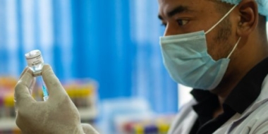 Политолог призвал повысить пенсии и зарплаты вакцинированным россиянам - 2021-06-28 19:30:00 - 2