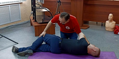 Инспекторы ДПС отработали навыки оказания первой помощи при ДТП - 2024-04-10 11:05:00 - 2