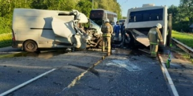 В Островском районе легковушка врезалась в автобус с заключенными - 2021-06-18 19:30:00 - 2