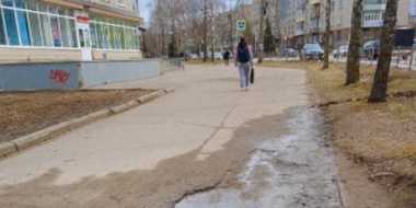 Великолучане жалуются на затопление части проспекта Гагарина - 2022-04-12 14:36:43 - 2