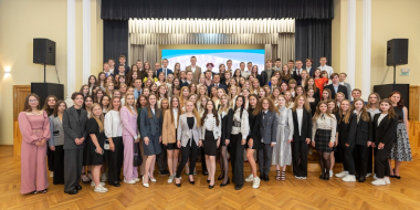 Губернатор встретился с выпускниками школ Псковской области - 2023-07-13 15:35:00 - 2