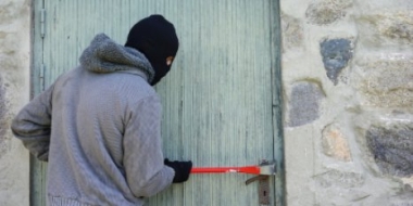 Житель Ленинградской области подозревается в кражах в Плюсском районе - 2022-05-01 18:05:00 - 2