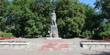 В Острове в этом году благоустроят мемориал Клаве Назаровой - 2023-05-14 09:00:00 - 2